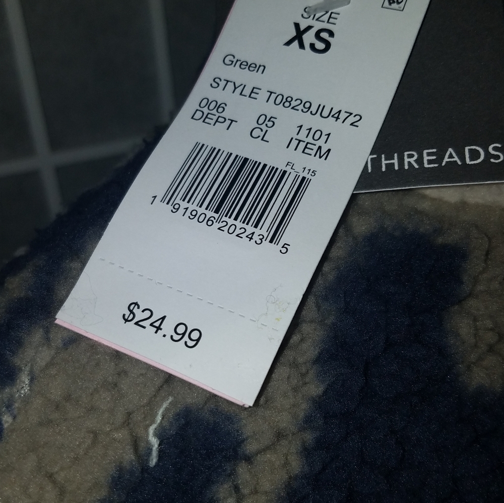 SOLD Women's Size XS Juniors Weekend Fleece Shirt - Picture 7 of 10